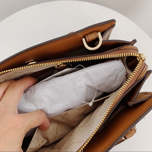 Michael Kors Hope Medium Messenger Bag - Picture 12 of 14